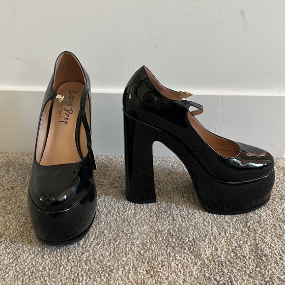 dolls kill mary janes